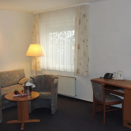 호텔 Hotel-restaurant Zum Roeddenberg Osterode am Harz